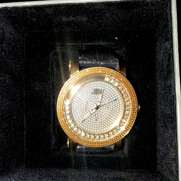 Watch - Picture 1 of 1